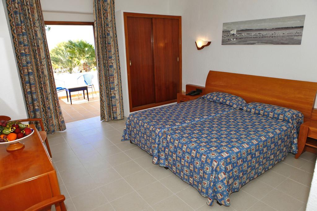 Hotel Ca Mari Playa Migjorn Ruang foto